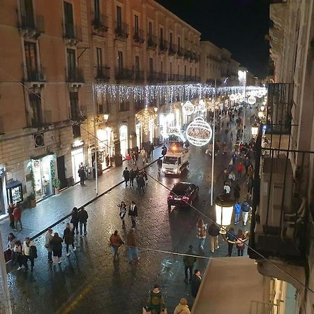 Stesicoro-Duomo Elegante Appartamento In Centro Κατάνια Εξωτερικό φωτογραφία