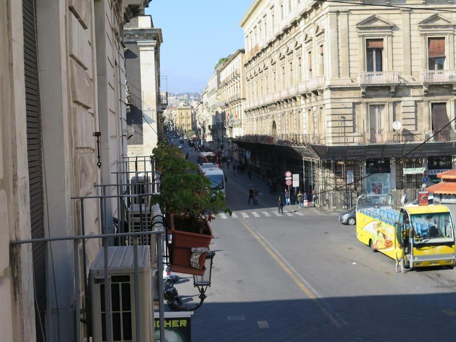 Stesicoro-Duomo Elegante Appartamento In Centro Κατάνια Εξωτερικό φωτογραφία